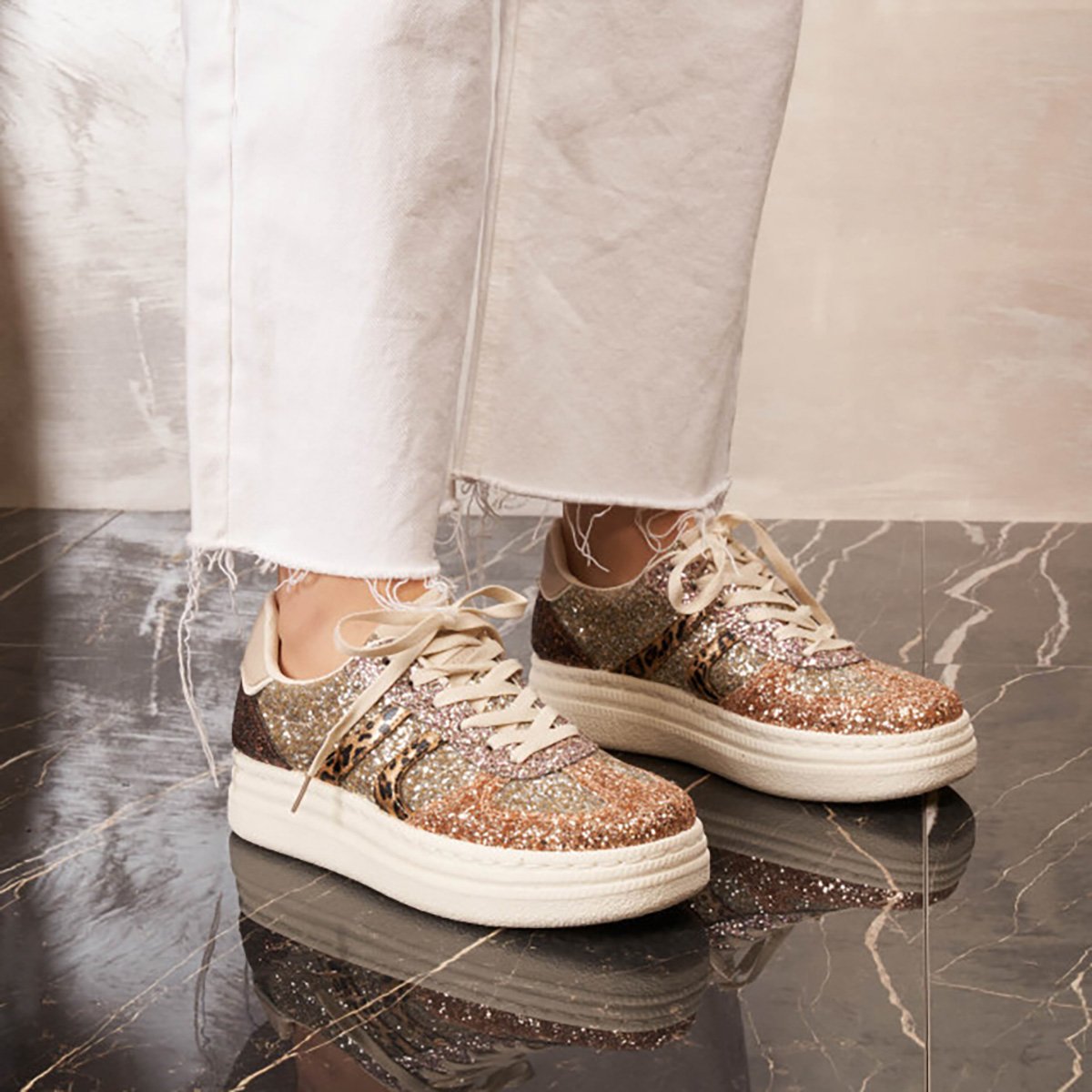 Γυναικεία sneakers με κορδόνια και glitter, λεοπαρ