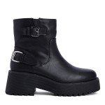 Γυναικεία biker boots με αγκράφες, μαύρο