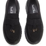 Μαύρα σουέντ loafers με διακοσμητικό