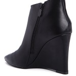 Γυναικεία ankle boots σε μυτερή γραμμή, μαύρο